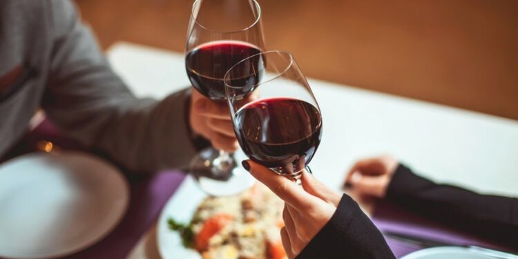 Los españoles gastarán un 33% más en viajes de Nochevieja, unos 368 euros