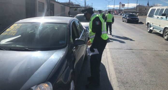 Mantiene Seguridad Vial campaña antiebrios y volanteo en cruceros en Juárez