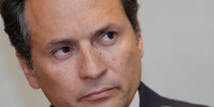 Más de 200 viajes en 10 años, la nueva denuncia de la UIF contra Emilio Lozoya