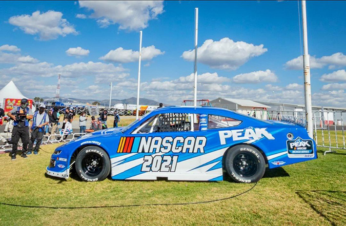 Recibe Puebla por primera vez el Nascar Parade