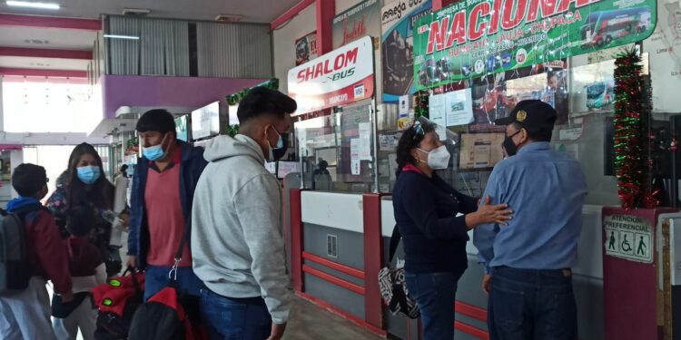 Navidad: Pasajeros denuncian que precios de viajes se triplicaron en vísperas | Sociedad