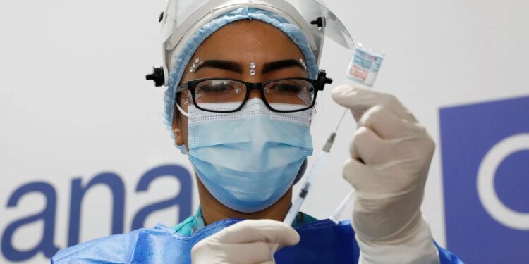 PCR y vacunación imprescindibles para entrar de Colombia a Ecuador por tierra