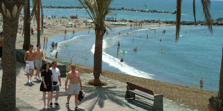 Playa de Tenerife, en Canarias. (Foto: Europa Press)