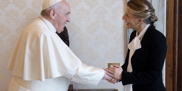 Papa Francisco.- Vox pedirá mañana cuentas a Yolanda Díaz en el Congreso por usar el Falcon para su reciente viaje al Vaticano