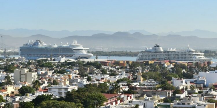 Poca actividad en Mazatlán pese a arribo de crucero The World