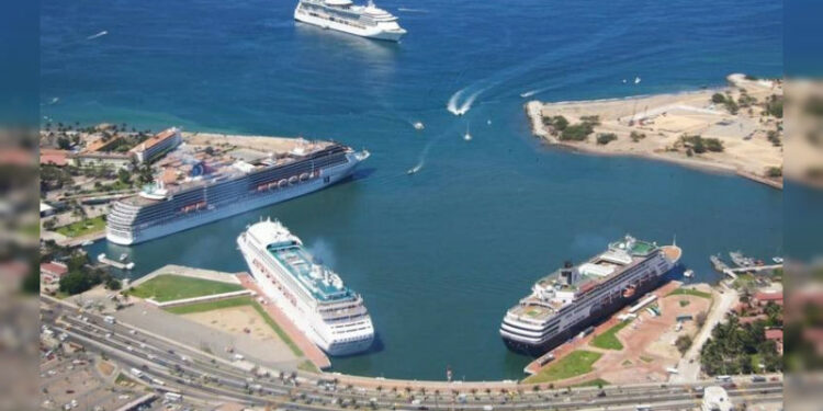 Por contagios de Covid-19, crucero no pudo desembarcar en Puerto Vallarta