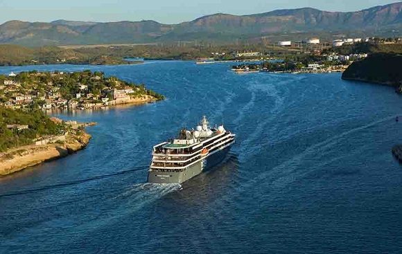 Primer crucero de la temporada arriba a Santiago de Cuba