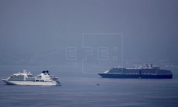 Reciben en un puerto de noroeste de México a un crucero con un brote de covid