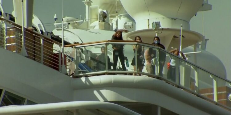 Regresa crucero a San Diego tras brote de COVID-19 – Telemundo San Diego (20)