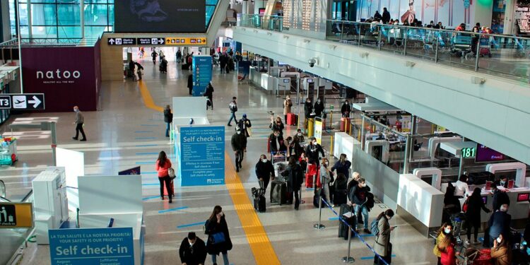 Reino Unido elimina a todos los países de su lista roja de viajes Covid-19