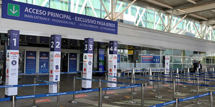 Repudio general de agentes de turismo a la limitación del Central sobre viajes al exterior