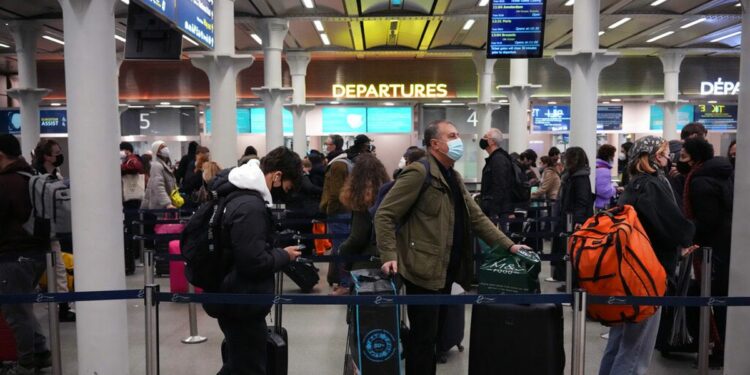 Restricciones a viajes auguran Navidad sombría