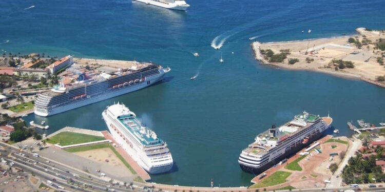 Segundo crucero con casos de Covid-19 no pudo desembarcar en Puerto Vallarta - El Occidental
