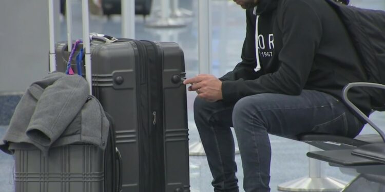 Sigue estas recomendaciones sobre seguros de viajes durante la pandemia por el coronavirus | Video | Univision Chicago WGBO
