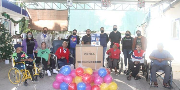 Sugar Foods dona electrodomésticos para los abuelitos de ‘Una Gota en el Océano’ en Mazatlán