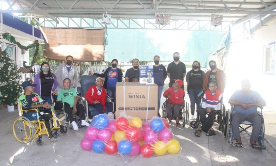 Sugar Foods dona electrodomésticos para los abuelitos de ‘Una Gota en el Océano’ en Mazatlán