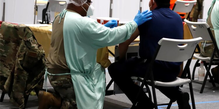 Tasa positivos de covid-19 en Puerto Rico se duplica en un día de 3,5 a 7,6
