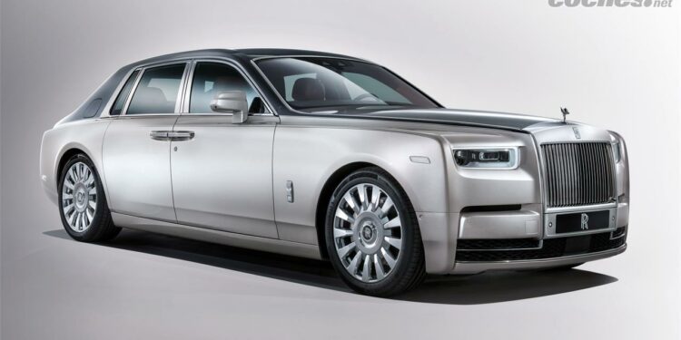 Cuando pensamos en un coche con chófer, Rolls-Royce siempre ocupa el lugar preferente.