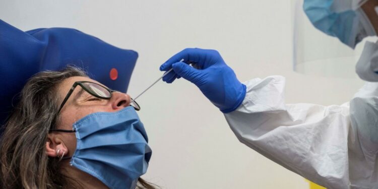 Ticos que visiten Estados Unidos deberán presentar prueba PCR negativa de coronavirus 24 horas previas al viaje