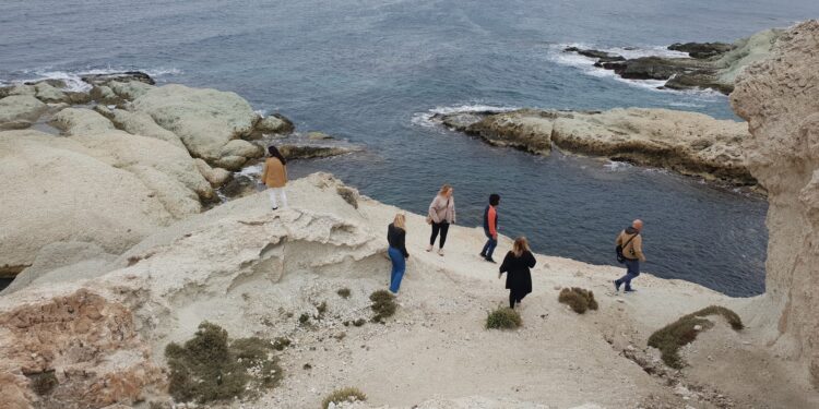 Touroperadores y prensa extranjera conocen la diversidad ‘Costa de Almería’