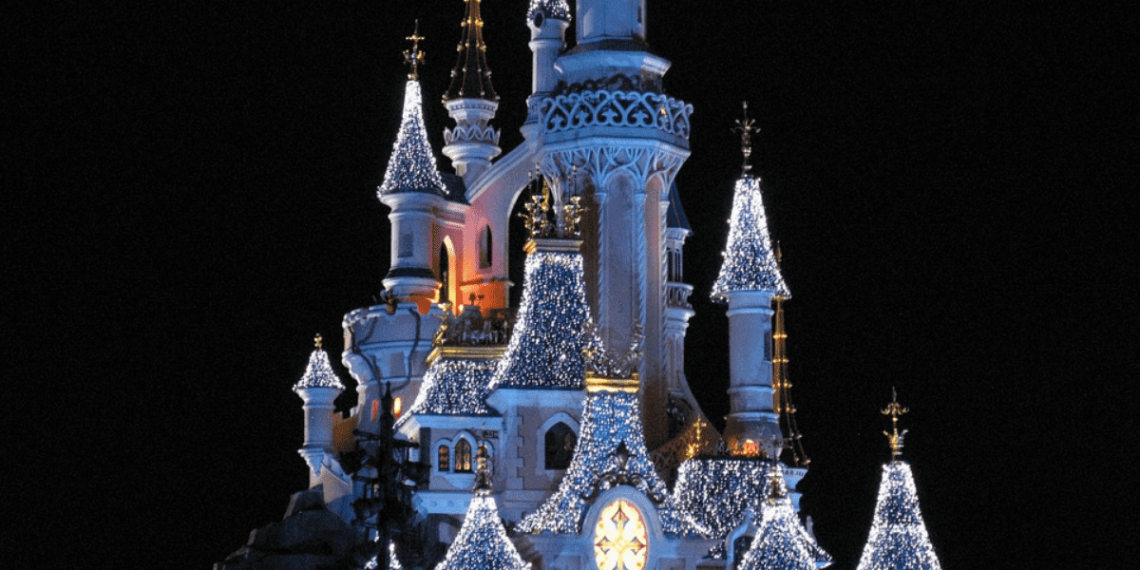 Ventajas y contras de viajar a Disneyland en época navideña