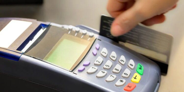 Aplican diferentes limitantes con tarjetas