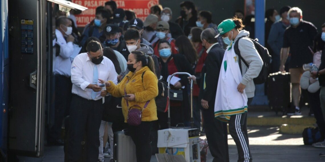 Viajes Interregionales | ¿Qué necesito para viajar a otra región en Chile? Pase de movilidad: Plan Paso a Paso
