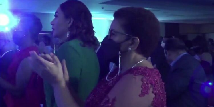 Vídeo - Así recibió arecoa.com el premio como medio "más destacado"