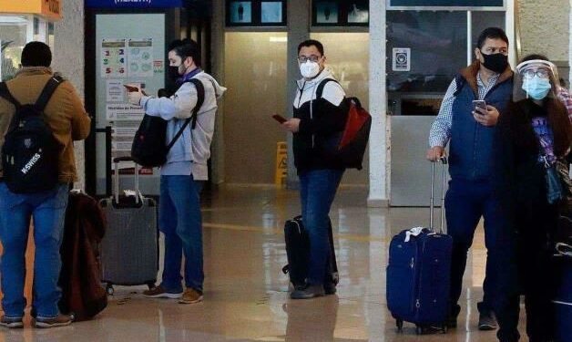 Vigilan a viajeros internacionales por variante Ómicron