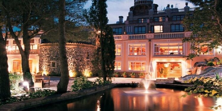 La imagen tiene un atributo ALT vacío; su nombre de archivo es hotel-termes-de-montbrio-3.jpg