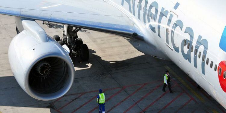 American Airlines mantiene los vuelos diarios a Nueva York y Miami, mientras que Dallas baja de siete a cuatro frecuencias semanales