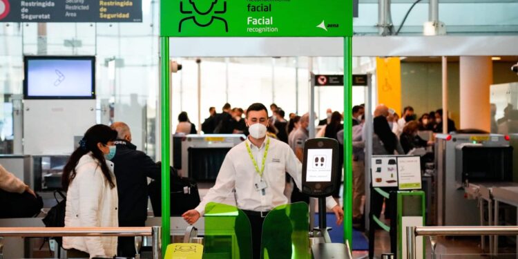 los requisitos sanitarios para viajar a España