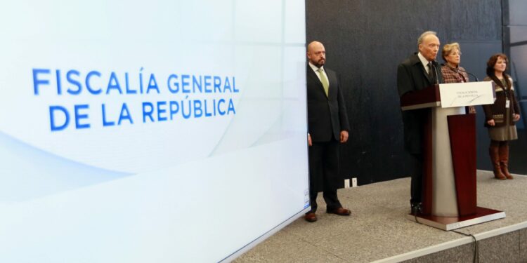 se amparan ante ola de despidos en FGR