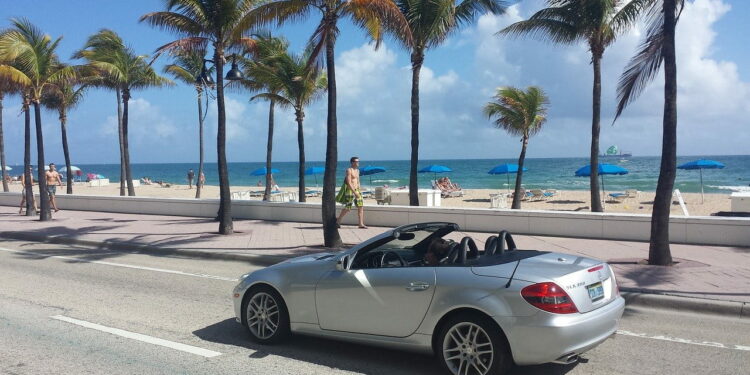 ¿Cómo alquilar un auto barato en Miami?