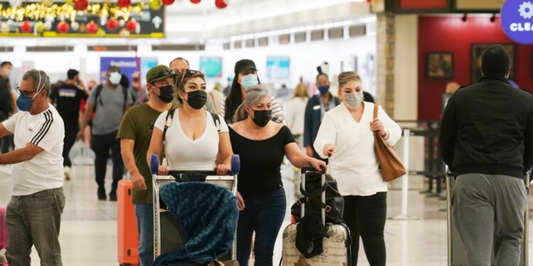 ¿Desafiar o no las advertencias de viaje esta Navidad? ¿Qué está en juego con la variante ómicron?