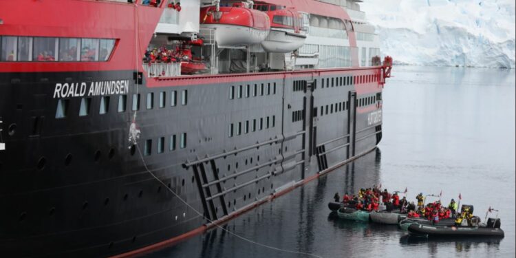 Detectan casos de Covid-19 en crucero que finaliza programa en Puerto de Punta Arenas