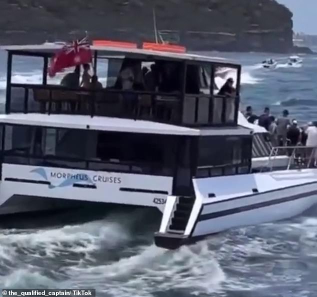 La popa del barco estaba fuera del agua, lo que significa que perdió estabilidad y control, el equivalente a quemarse en el puerto, dijo un experto.