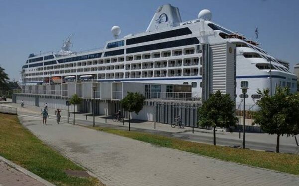 Puerto de Sevilla recibe delegación de Portugal para estudiar cómo dinamizar turismo de cruceros