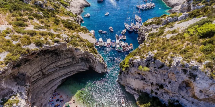 5 destinos de playa para visitar en Europa este verano 2022 — Conocedores.com