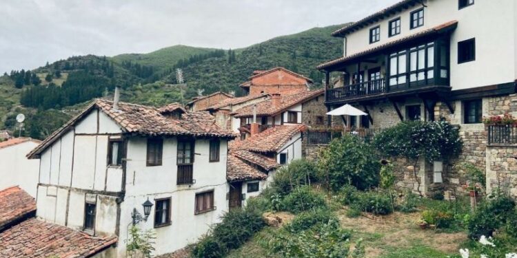 Potes, uno de los pueblos más bonitos de Cantabria y España