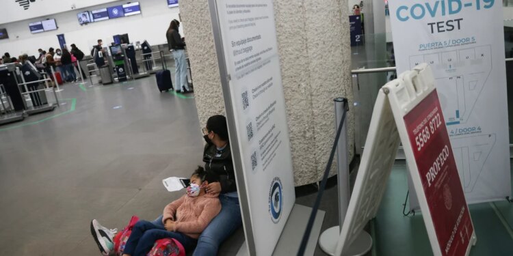 Aerolíneas deben avisar a sus clientes sobre la cancelación de sus vuelos 24 horas antes: Profeco