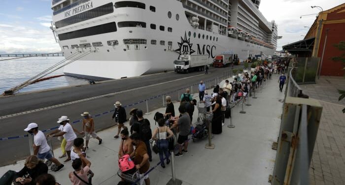 Agencia de salud confirma casos de COVID en crucero