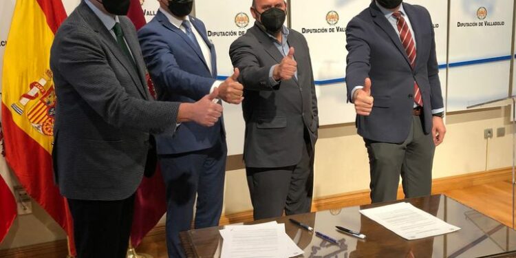 27-01-2022 De I a D: el presidente de la Asociación de Agencias de Viaje de Valladolid, Pablo Parrilla; el de AMAV Guadalajara-Jalisco, Juan Felipe Lozano; el de AMAV Tlaxcala, Abraham García Carpintero, y el vicepresidente de la Diputación, Víctor Alonso. POLITICA CASTILLA Y LEÓN ESPAÑA EUROPA VALLADOLID