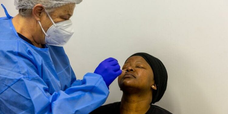 Aires de esperanza: Sudáfrica relaja las restricciones impuestas para combatir al COVID-19