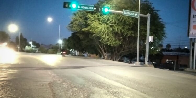 Los semáforos a reparar se encuentran en el crucero del Libramiento y bulevar Hidalgo; pide paciencia para reparar el resto.
