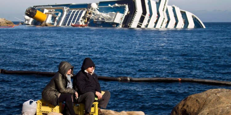 Así fue la noche de horror en el Costa Concordia, el crucero que tuvo en vilo a Europa hace 10 años