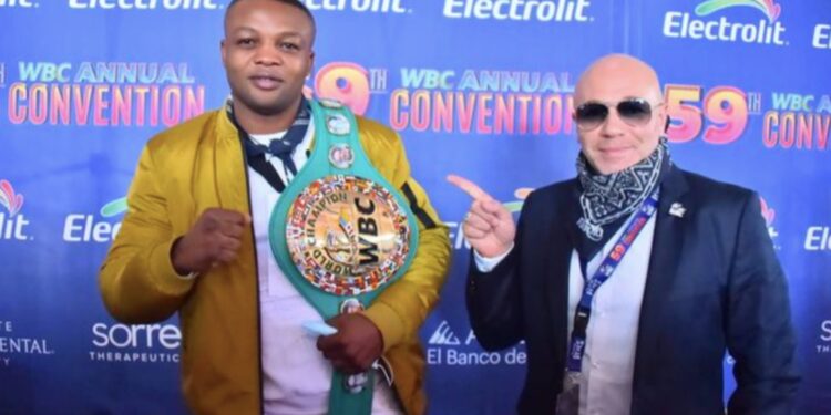Ilunga Makabu espera pelear contra Canelo Álvarez este año.