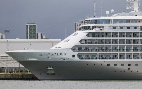 Brasil suma 28 muertes por covid y está en alerta por casos en cruceros