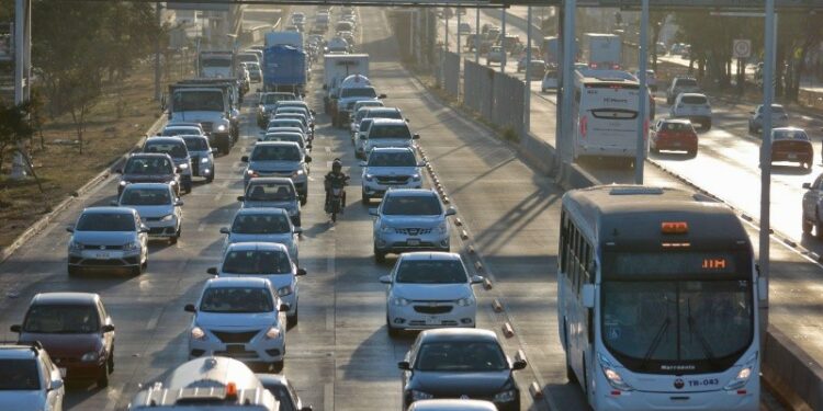 Califican al Peribús como un acto de discriminación en transporte