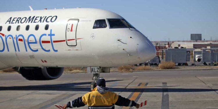 Cancelación de vuelos afectó a 4 mil 516 usuarios